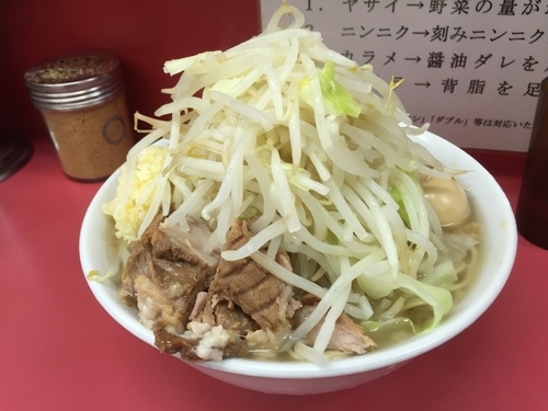 「小ラーメン（ヤサイ、ニンニク）+味玉」@ラーメン二郎 小岩店の写真