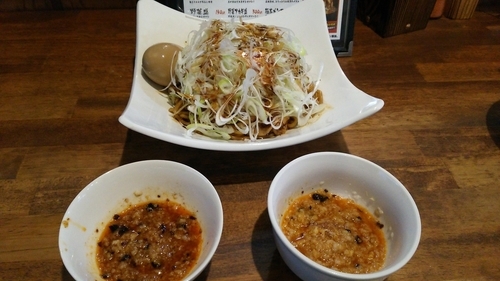 「パワーソバ 煮玉子ネギ盛り+つけデス+つけジンジャー」@男気らーめんアカギの写真