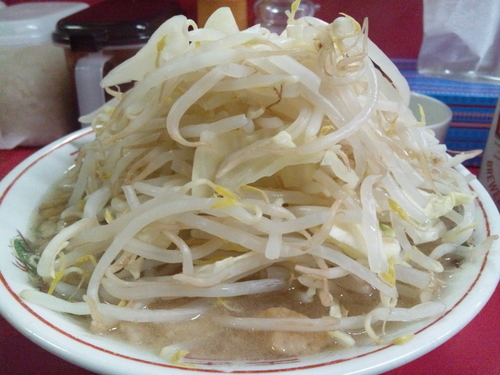 「らーめん（太麺）麺少なめ、やさい少し多め」@ラーメン 麺徳 東陽町店の写真