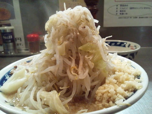 「塩ラーメン+生玉子」@らーめん大 蒲田店の写真