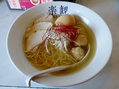 「鶏塩チャーシュー麺（880円）＋味付け玉子（100円）」@楽観 立川の写真