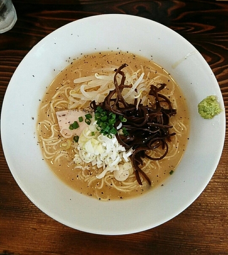 「冷やしらーめん750円」@博多水炊きらーめん うかんむりの写真