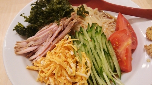 「冷やし中華  大盛」@食堂 七彩の写真