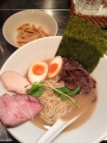 「塩豚骨」@さんじの写真