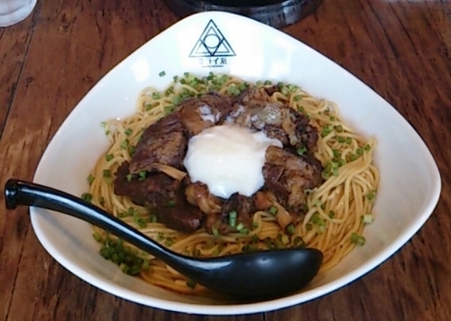 「牛煮込みまぜそば」@noodle kitchen ミライゑの写真