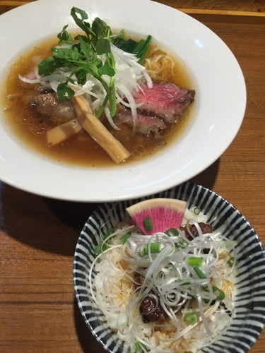 「＜SR7限定＞猪肉と和牛の肉そばフォアグラ丼付￥1000」@寿製麺よしかわ 川越店の写真