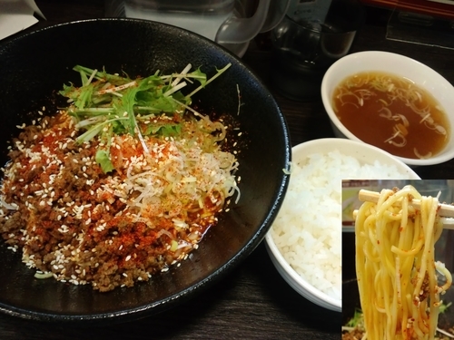 「特製汁なし担々麺_激辛_あつ盛り_ライス750円」@まえたんの写真