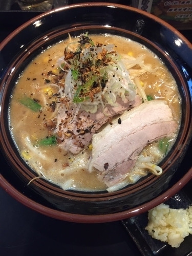 「豚骨味噌ラーメン　750円（生ニンニク＋30円）」@豚骨味噌ラーメン じゃぐら 野方本店の写真