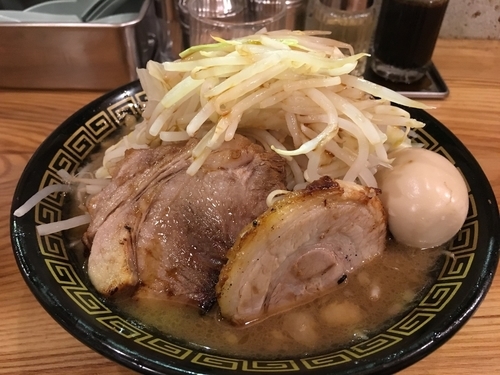 「味玉ラーメン（小）＋野菜チョイ増し」@中華蕎麦うゑずの写真