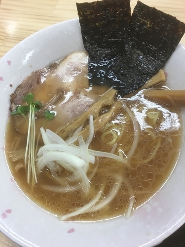 「美桜鶏の中華そば700円（麺少なめ）」@中華そば 地鶏丸の写真