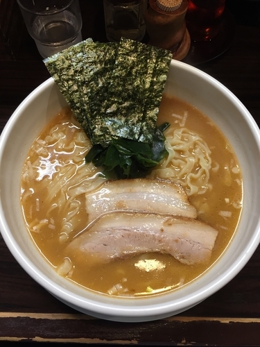 「魚介醤油ラーメン 1.5倍盛  1030円」@麺屋 優創の写真