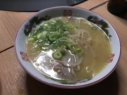 「らーめん」@角打ち丸和前の写真