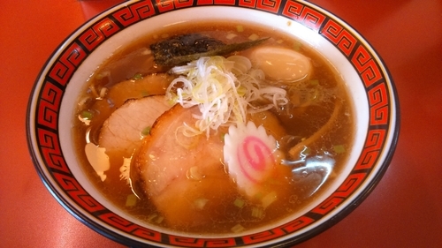 「特中華そば900円」@中華そば 華丸の写真