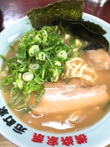 「九条ネギラーメン 玉子 中盛り」@横浜家系元町家の写真