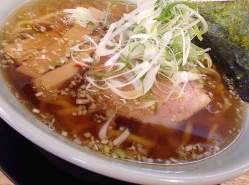 「醤油らー麺」@麺屋 つるるの写真