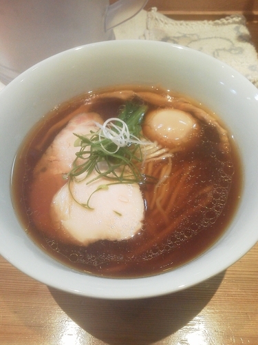 「醤油味玉」@らぁめん鴇の写真