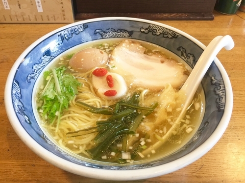「煮玉子入り塩ラーメン 【感謝セールで390円】」@らーめん しおの風 本店の写真