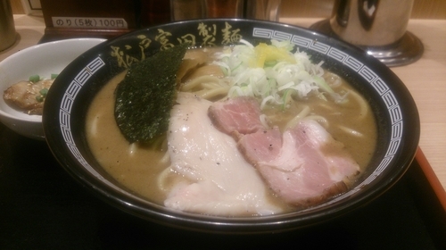 「濃厚中華そば＋炙りバラチャーシュー」@松戸富田製麺 ららぽーとTOKYO-BAY店の写真