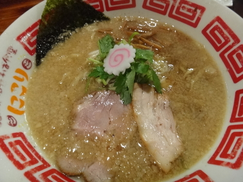 「背脂中華そば」@しあわせ中華そば食堂 にこりの写真