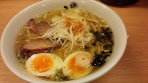 「塩らーめん　ひるがお盛り　（１，０８０円）」@塩専門 ひるがお 東京駅店の写真