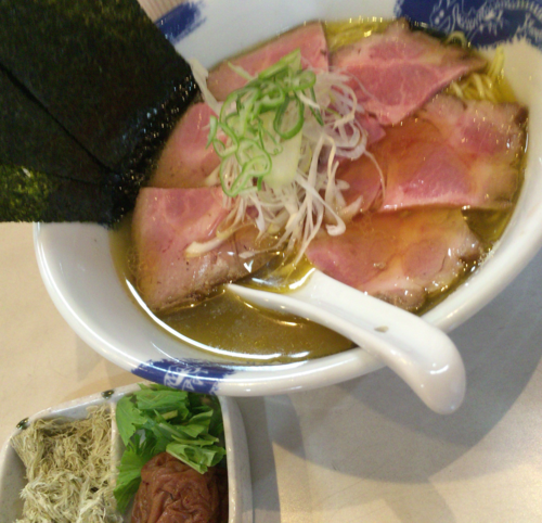 「【限定】特製塩チャーシューメン+梅干し付980円」@麺屋 扇 SENの写真