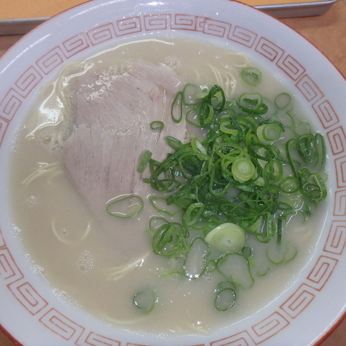 「長浜ラーメン(550円)(カタ)、替玉(120円)(カタ)」@長浜ナンバーワン 祇園店の写真