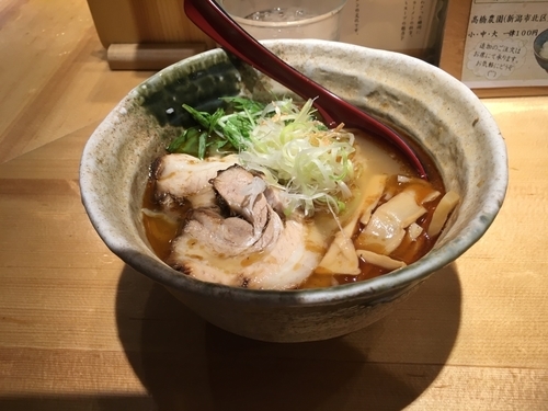「焼きあご塩らー麺  ¥800」@焼きあご塩らー麺 たかはし 新宿本店の写真