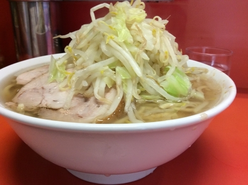 「ラーメン（普通）700円」@ラーメン二郎 神田神保町店の写真