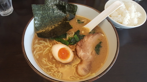 「ラーメン ¥691+ライス ¥108」@横濱家 たまプラーザ店の写真