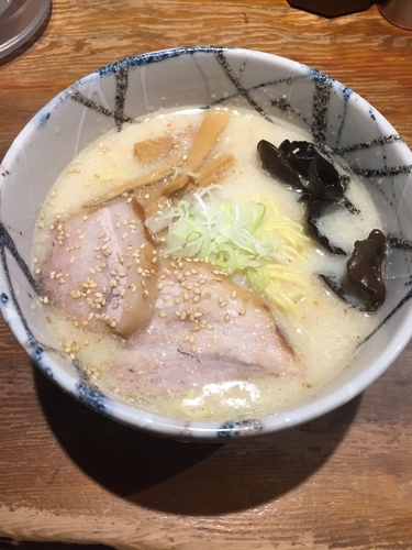 「しおらーめん  大盛  870円」@風来居 渋谷店の写真