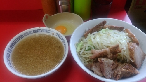 「小ブタ+つけ麺+生卵　ニンニクアブラカラメ」@ラーメン二郎 上野毛店の写真