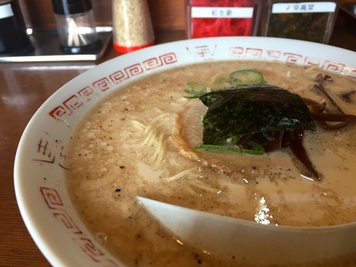 「塩豚骨・バリカタ」@十七代目 哲麺 小平店の写真