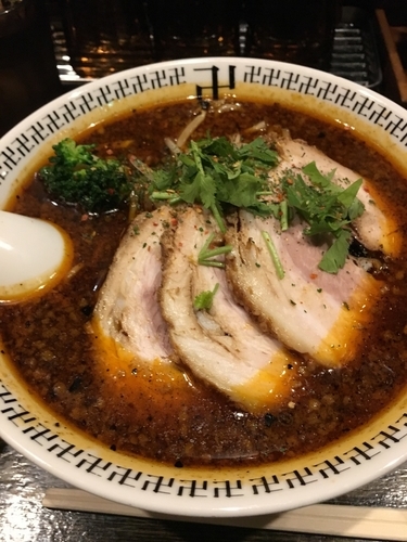 「スパイスチャーシューラーメン 小ライス」@スパイス・ラー麺 卍力の写真