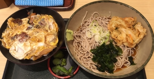 「ミニうな玉丼セット（￥690）」@名代 箱根そば 本厚木ミロード店の写真