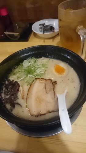 「普通とんこつラーメン」@壱骨麺の写真