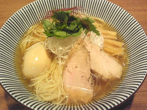 「【夏季1日20食限定】冷やし煮干しそば 白醤油￥780」@寿製麺よしかわ 川越店の写真