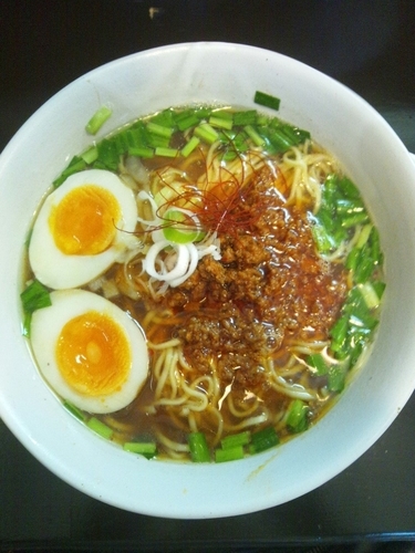 「台湾らーめん（味玉トッピング）」@らーめん奏の写真