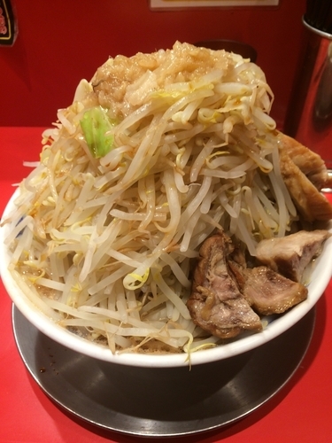 「ラーメン大盛小豚増し【ヤサイニンニクダブルアブラ】」@ジャンクガレッジ 白岡店の写真