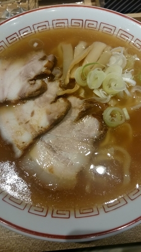 「蔵出し醤油らーめん（すっきり）」@超多加水自家製手揉み麺 きたかた食堂の写真