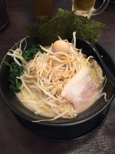 「豚骨醤油ラーメン」@横浜家系ラーメン まんぷく家 東岡崎駅前店の写真