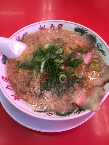 「特製醤油ラーメン  702円」@ラーメン 魁力屋 東久留米店の写真