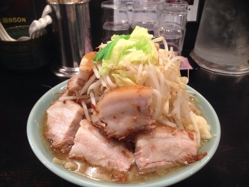 「大麺 豚W 野菜マシ」@らぁめん大山 アトレ川崎店の写真