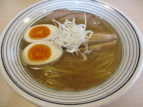 「超煮干らぁめん ￥750味玉￥１００」@煮干しらぁめん 猫トラ亭の写真