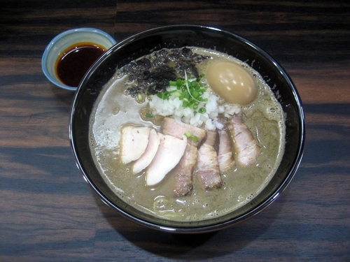 「濃縮干し醤油750円＋チャーシュー200円＋（小）20円ほか」@麺処 にそうの写真