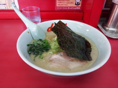 「醤油ラーメン　普通」@ラーメン山岡家 野幌店の写真