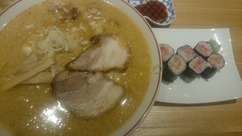 「みそラーメン＋トロとく巻きセット（９５０円）」@超多加水自家製手揉み麺 きたかた食堂の写真