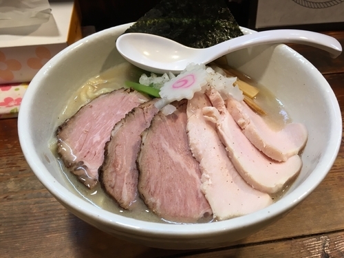 「濃厚鶏白湯らぁめん 中盛り チャーシュー」@らぁめん・つけめん 粋やの写真