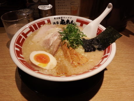 「東京豚骨ラーメン」@屯ちん 川崎店の写真