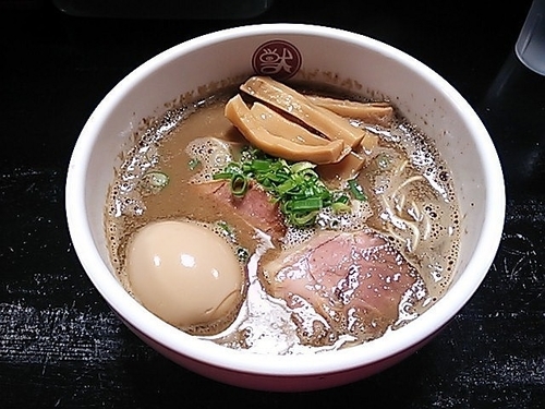 「最凶煮干そば 片口鰯（いわし）Ver.」@豚らーめん 獣道の写真