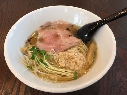 「白トリュフ塩らーめん（並）800円」@麺屋みつばの写真